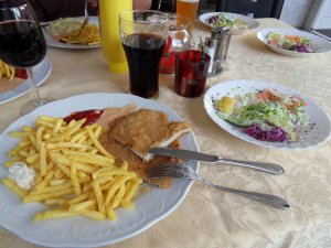 Schnitzel and pommes